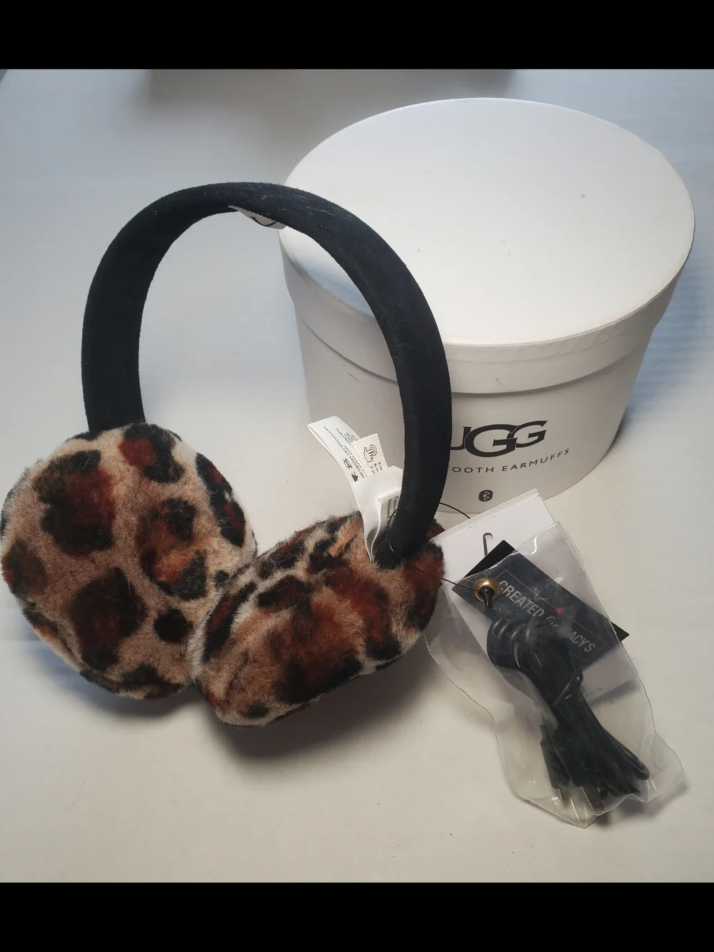UGG Sheepskin Leopard Print Adjustable Wireless Bluetooth  display picture 1